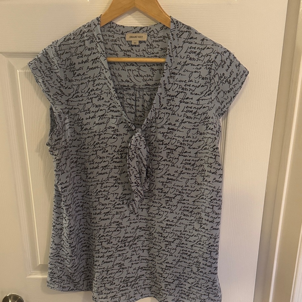 Smart Set Blue Blouse with Black Script